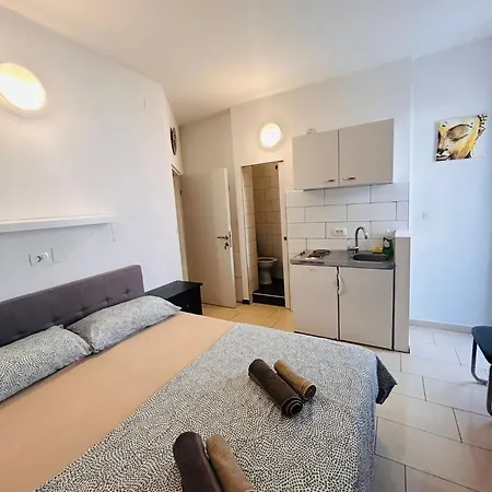 In The Center Of 아파트 *